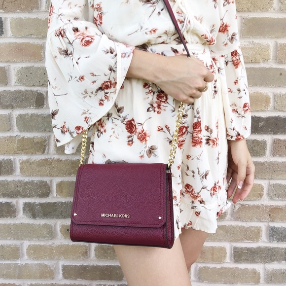 Michael Kors Handbags - Gaby’sBags👜💕-NWT Michael Kors Crossbody burgundy